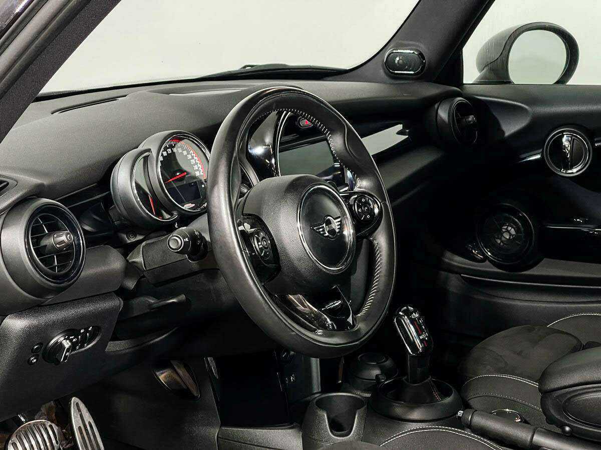 Купить Mini Hatch с пробегом. Фото: #11