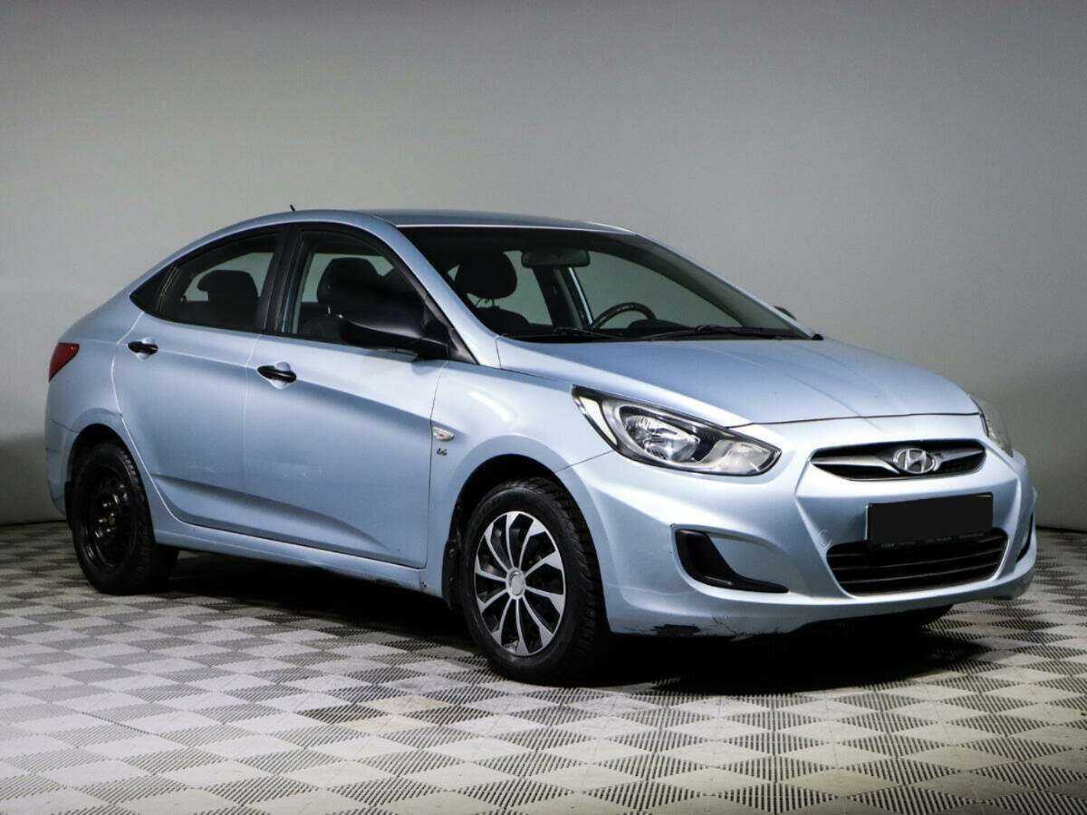 Купить Hyundai Solaris с пробегом. Фото: #2