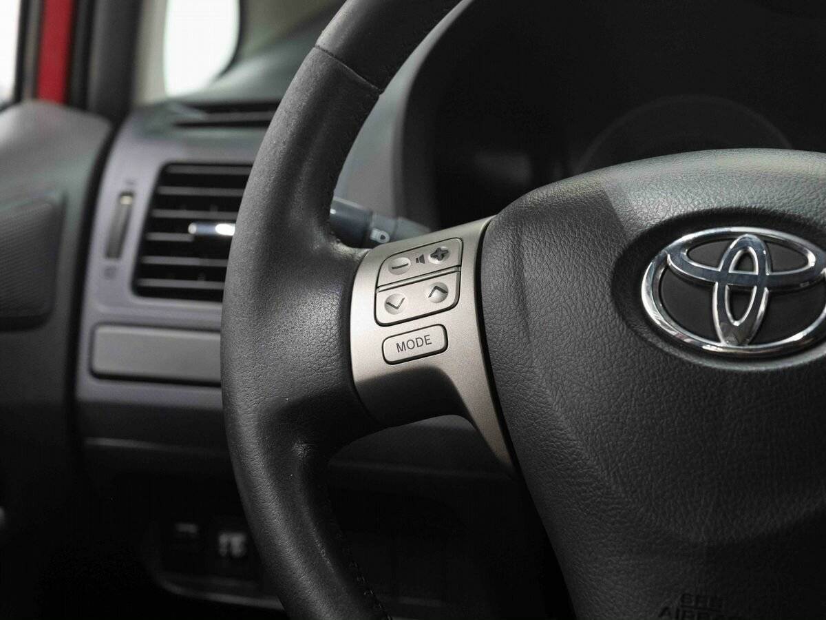 Купить Toyota Auris с пробегом. Фото: #13