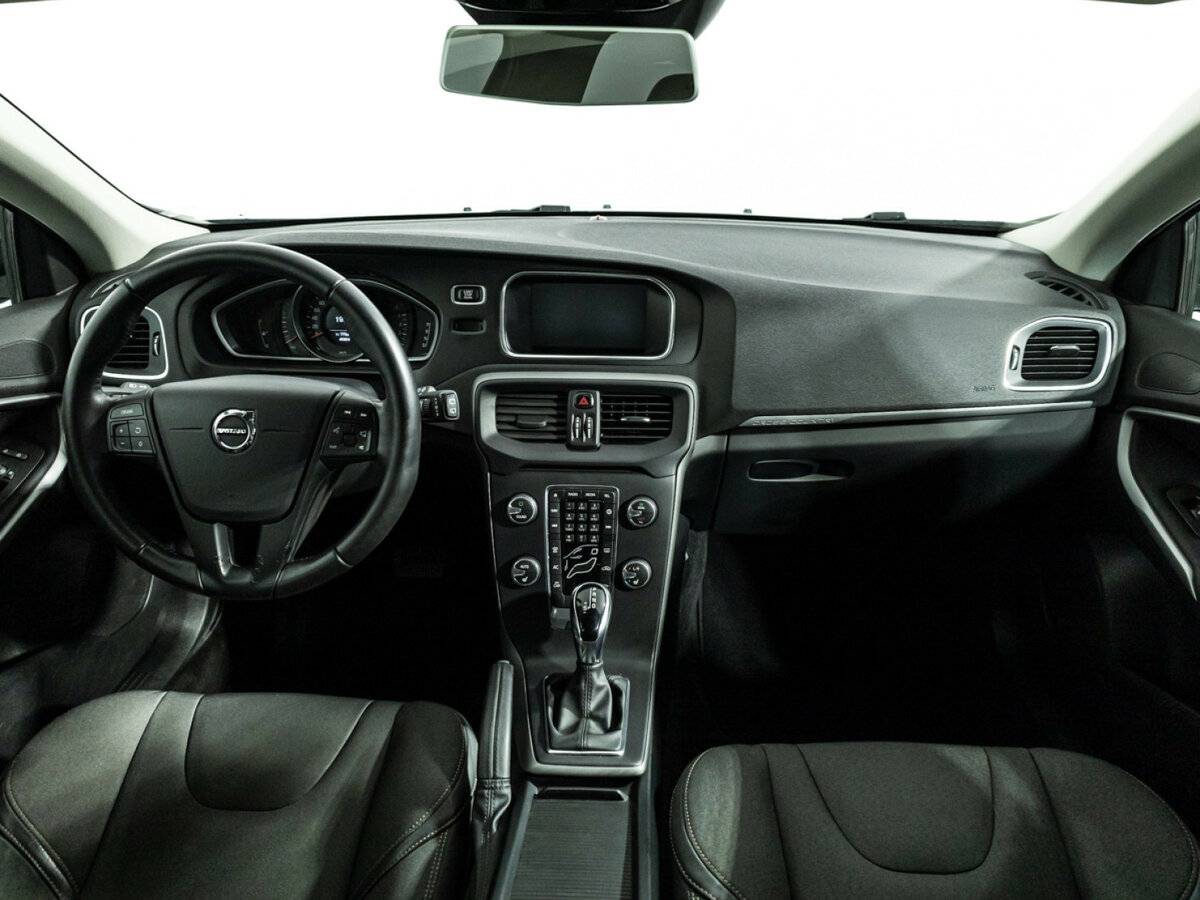 Купить Volvo V40 Cross Country с пробегом. Фото: #12