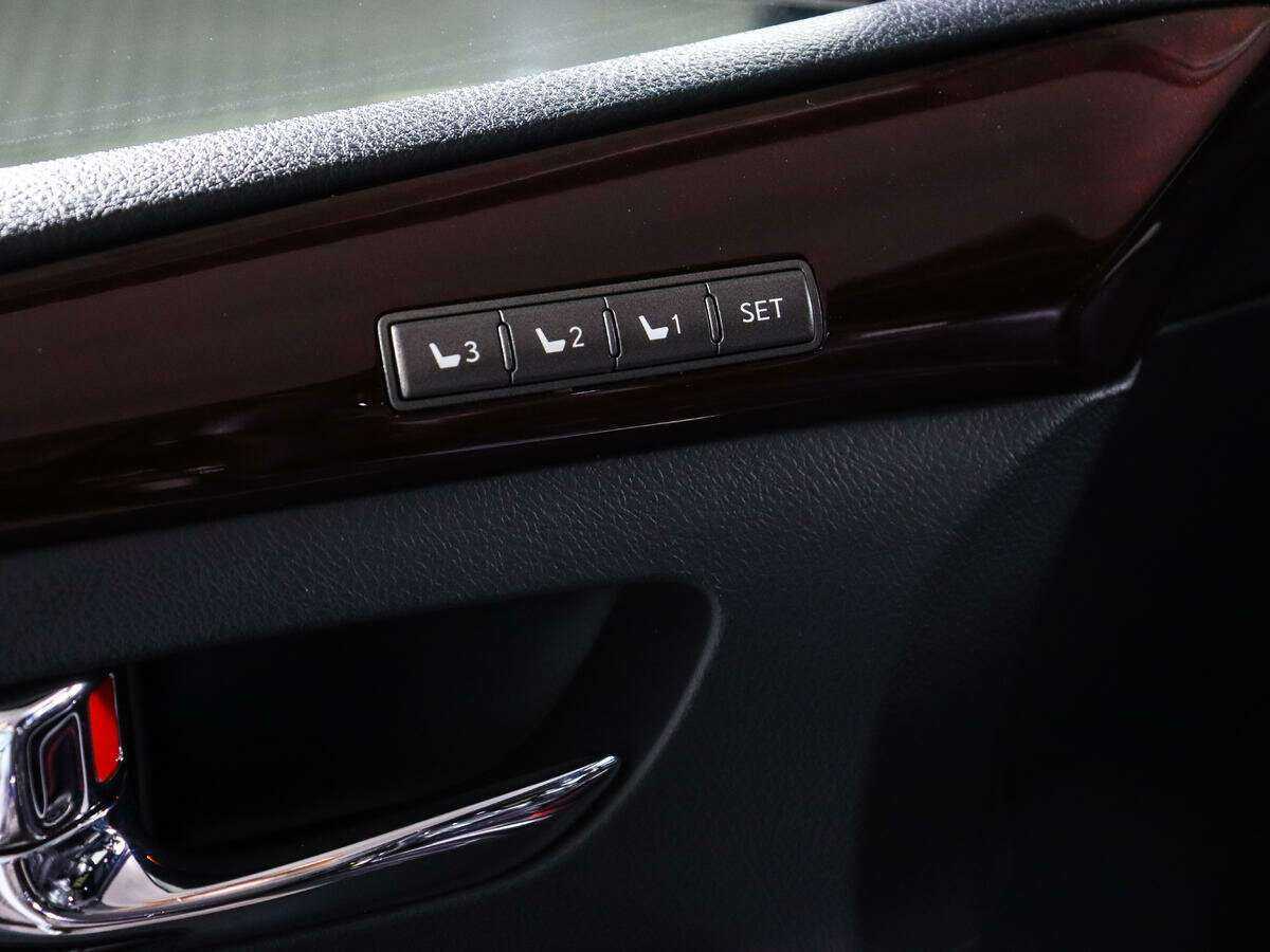 Купить Lexus LX с пробегом. Фото: #22