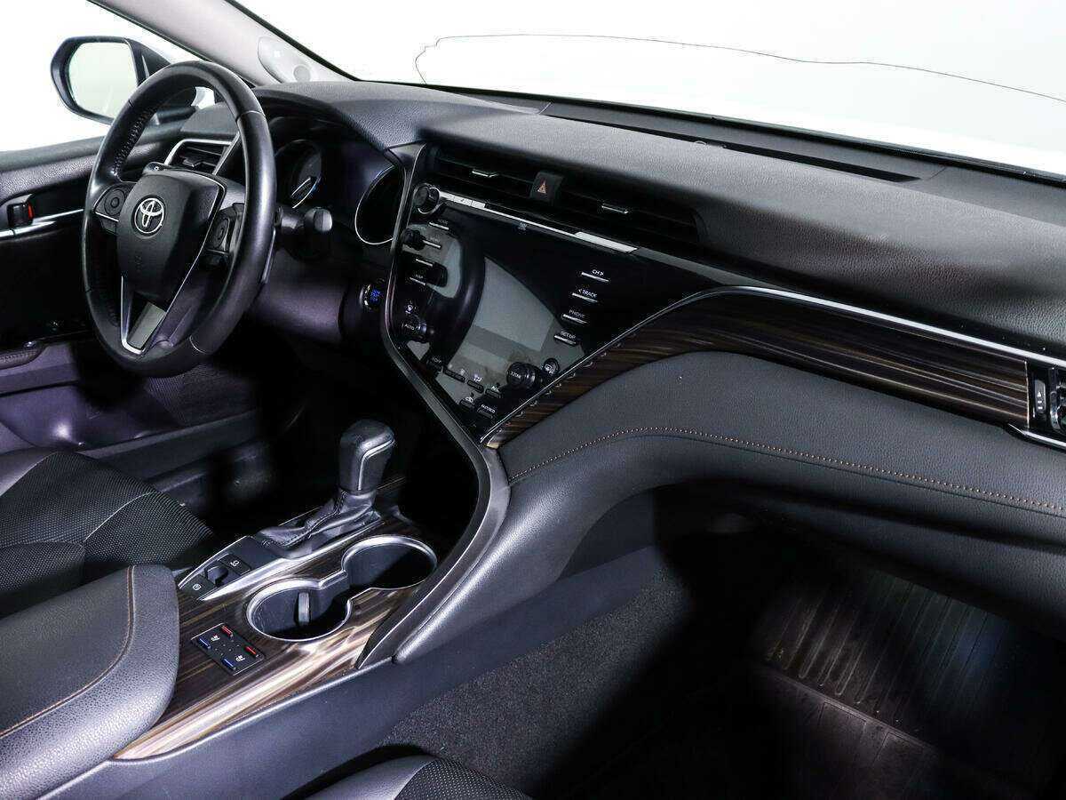 Купить Toyota Camry с пробегом. Фото: #6