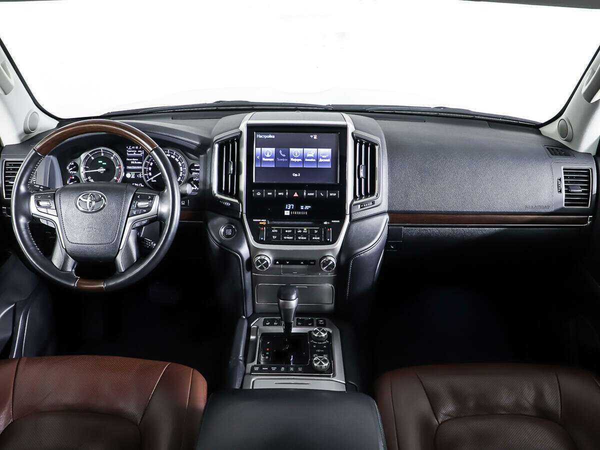 Купить Toyota Land Cruiser с пробегом. Фото: #12