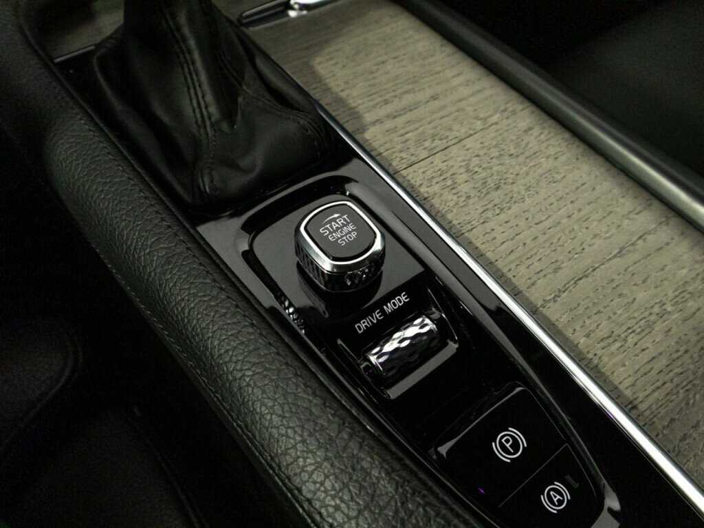 Купить Volvo S90 с пробегом. Фото: #19