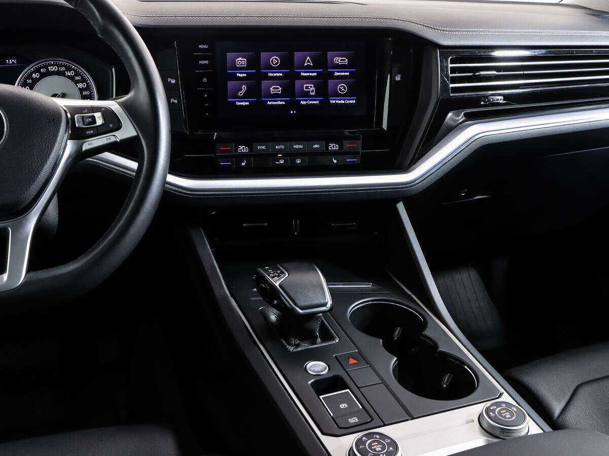 Купить Volkswagen Touareg с пробегом. Фото: #11