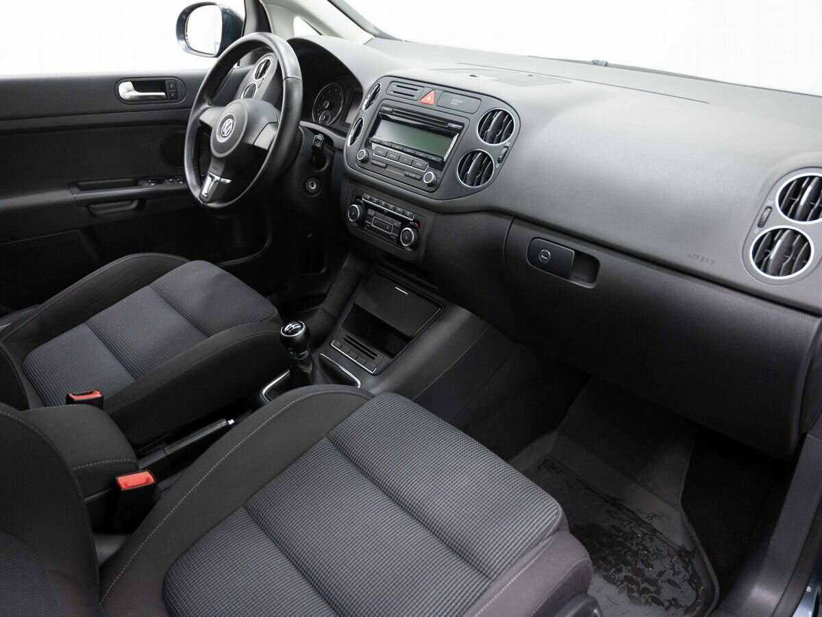 Купить Volkswagen Golf Plus с пробегом. Фото: #10