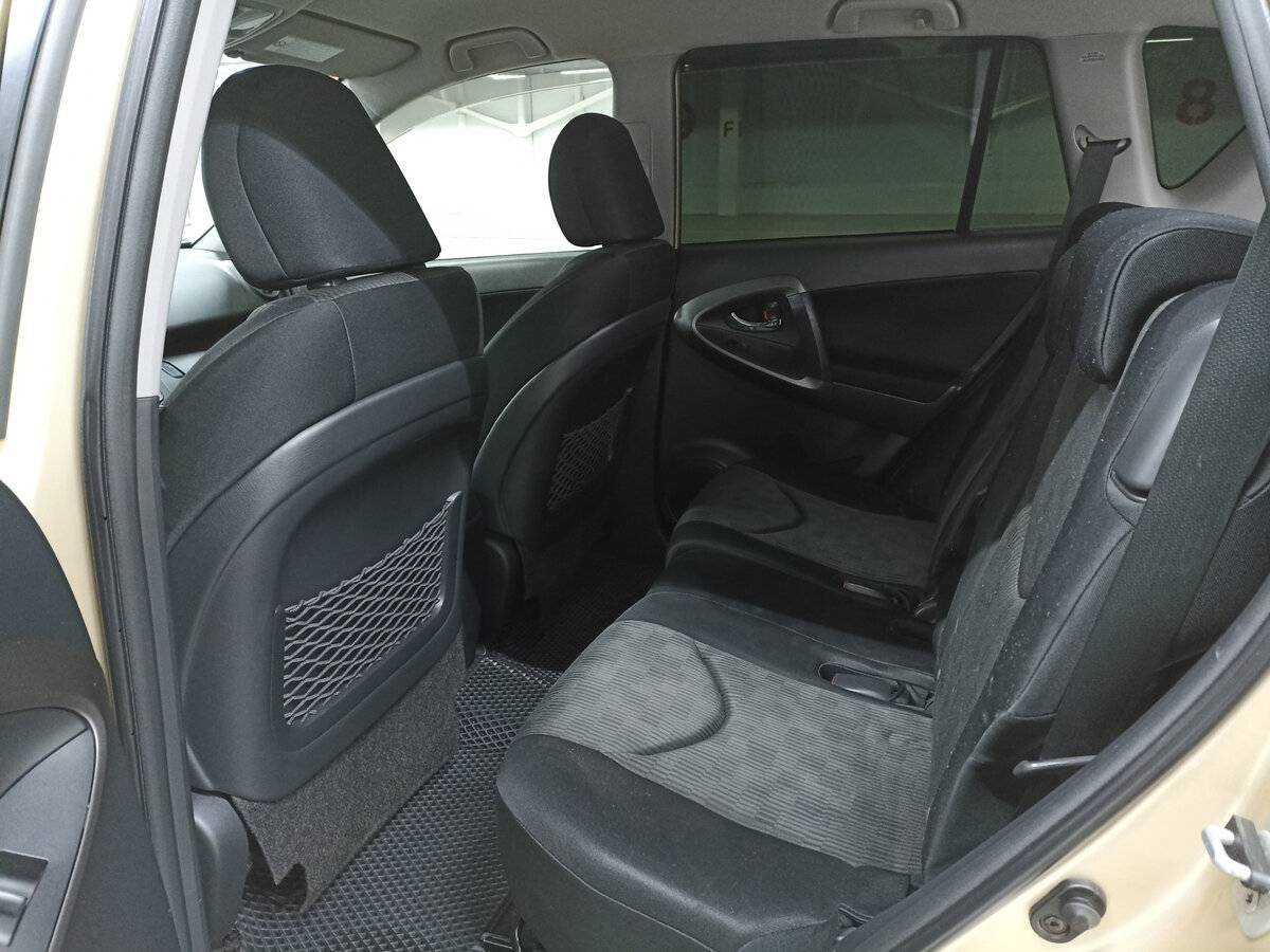 Купить Toyota RAV4 с пробегом. Фото: #11