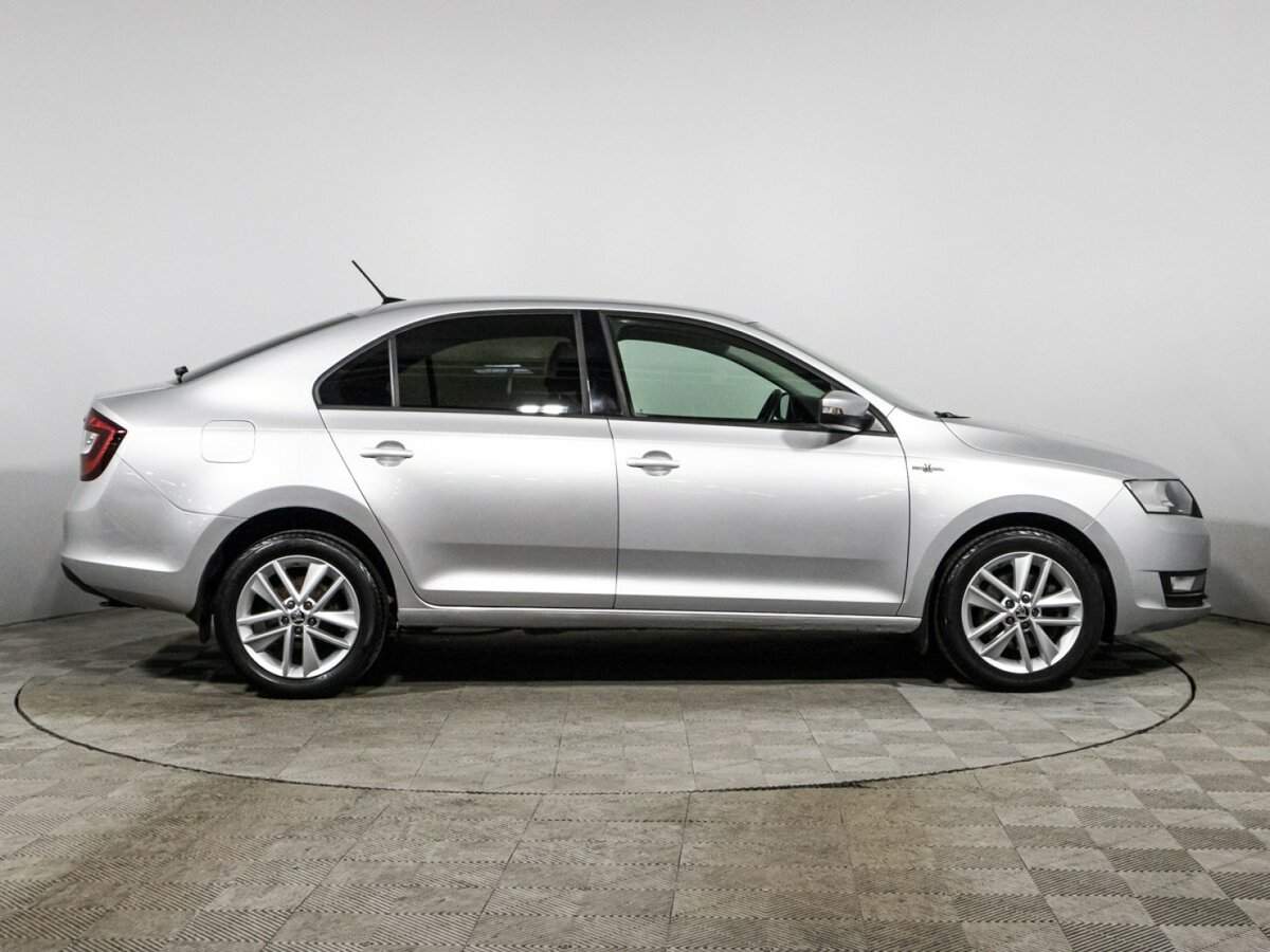 Купить Skoda Rapid с пробегом. Фото: #3