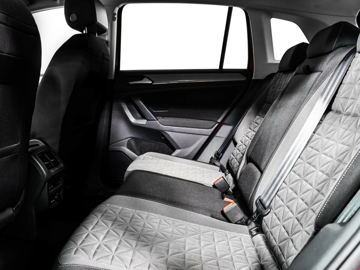 Купить Volkswagen Tiguan с пробегом. Фото: #13