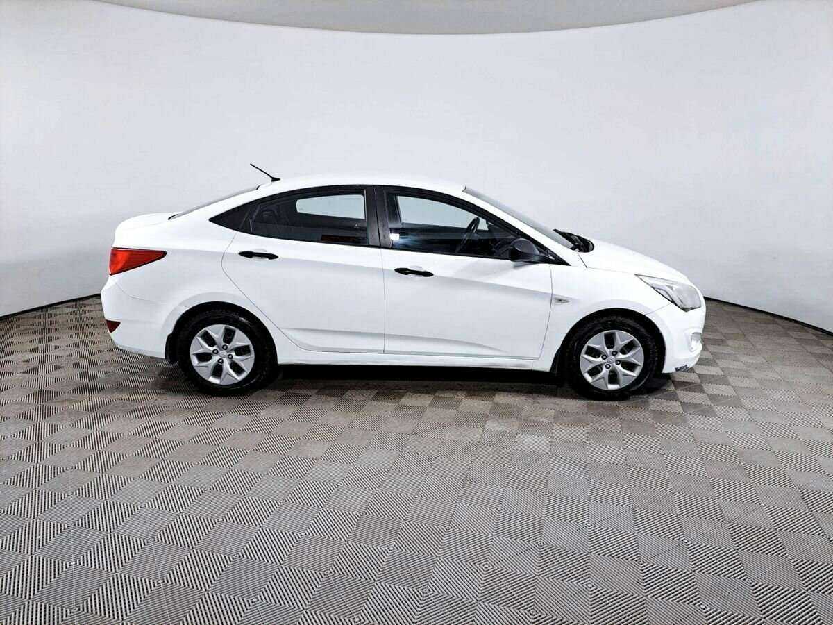 Купить Hyundai Solaris с пробегом. Фото: #3