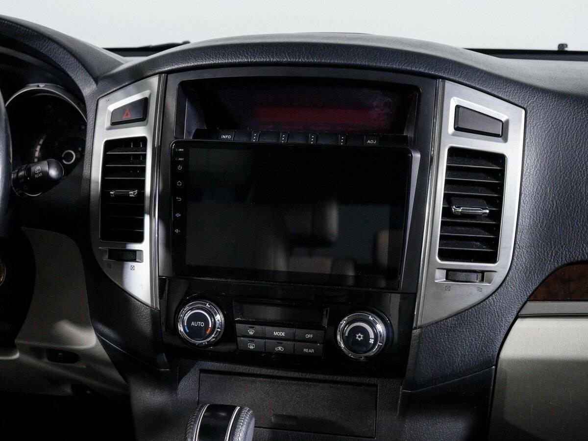 Купить Mitsubishi Pajero с пробегом. Фото: #9