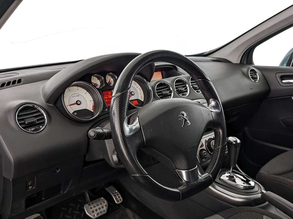 Купить Peugeot 308 с пробегом. Фото: #10