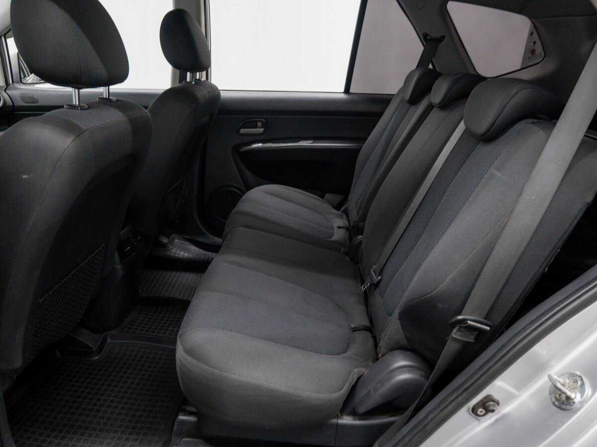 Купить Kia Carens с пробегом. Фото: #11
