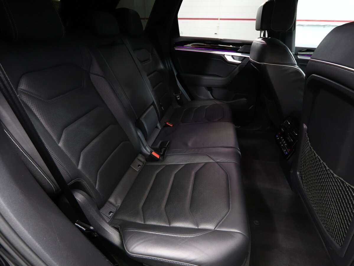 Купить Volkswagen Touareg с пробегом. Фото: #14