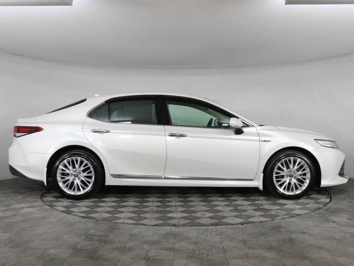 Купить Toyota Camry с пробегом. Фото: #3