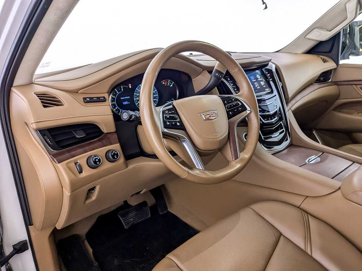 Купить Cadillac Escalade с пробегом. Фото: #18