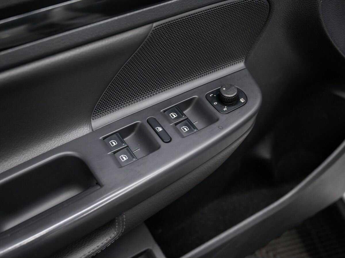 Купить Volkswagen Golf с пробегом. Фото: #14