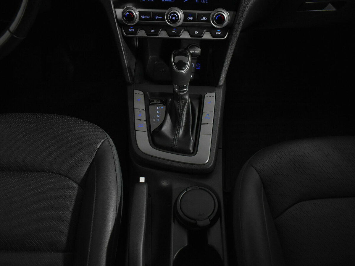 Купить Hyundai Elantra с пробегом. Фото: #13