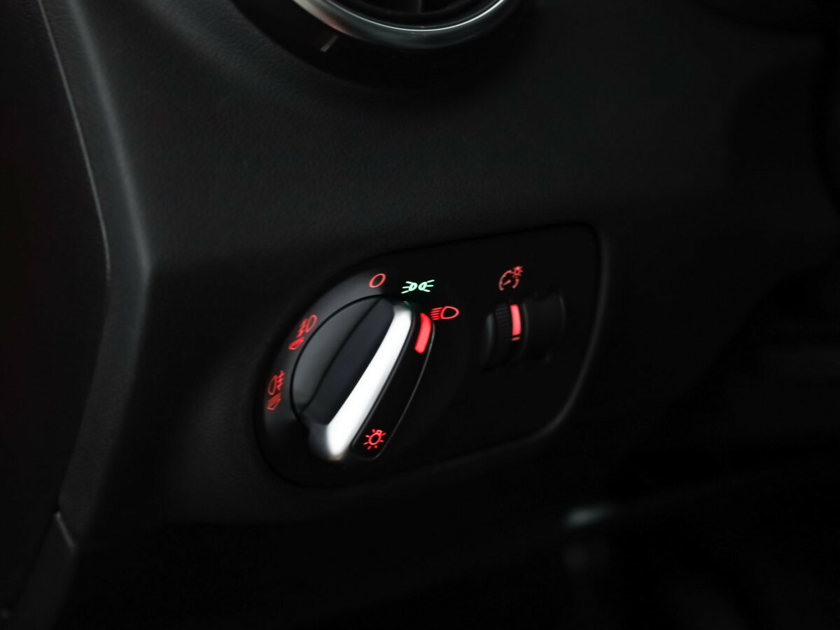 Купить Audi A1 с пробегом. Фото: #11