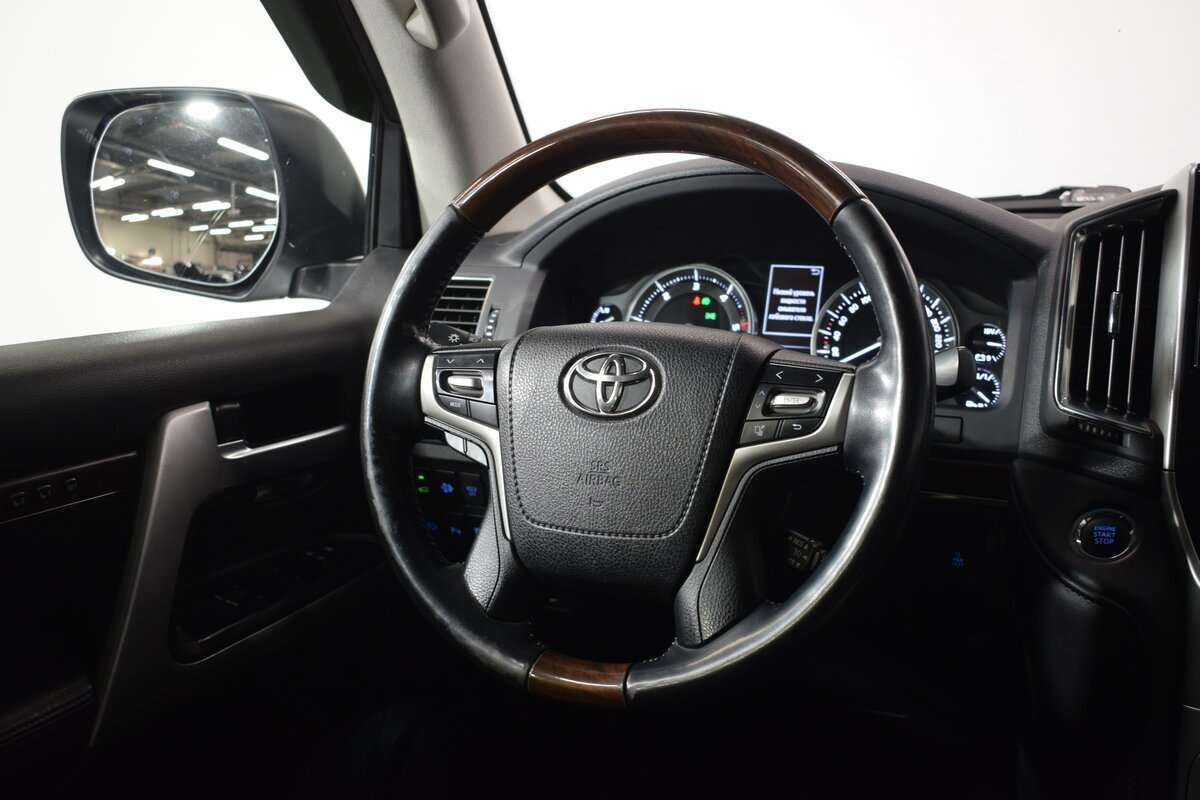 Купить Toyota Land Cruiser с пробегом. Фото: #8