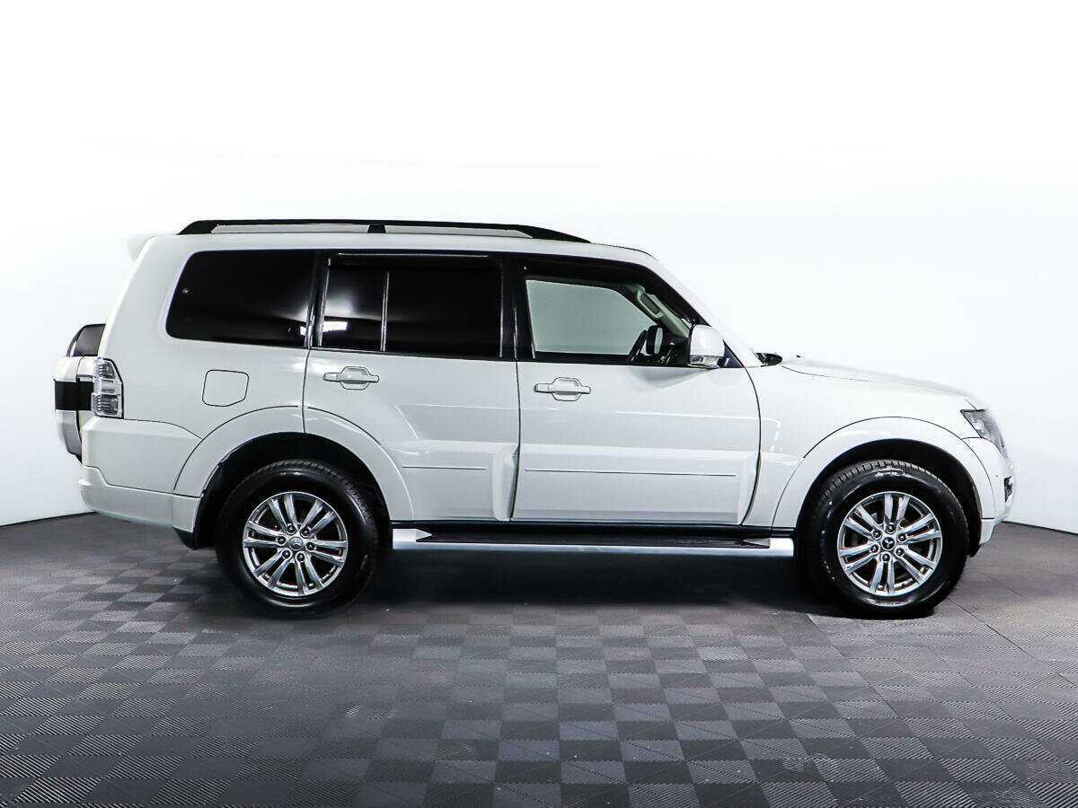 Купить Mitsubishi Pajero с пробегом. Фото: #1