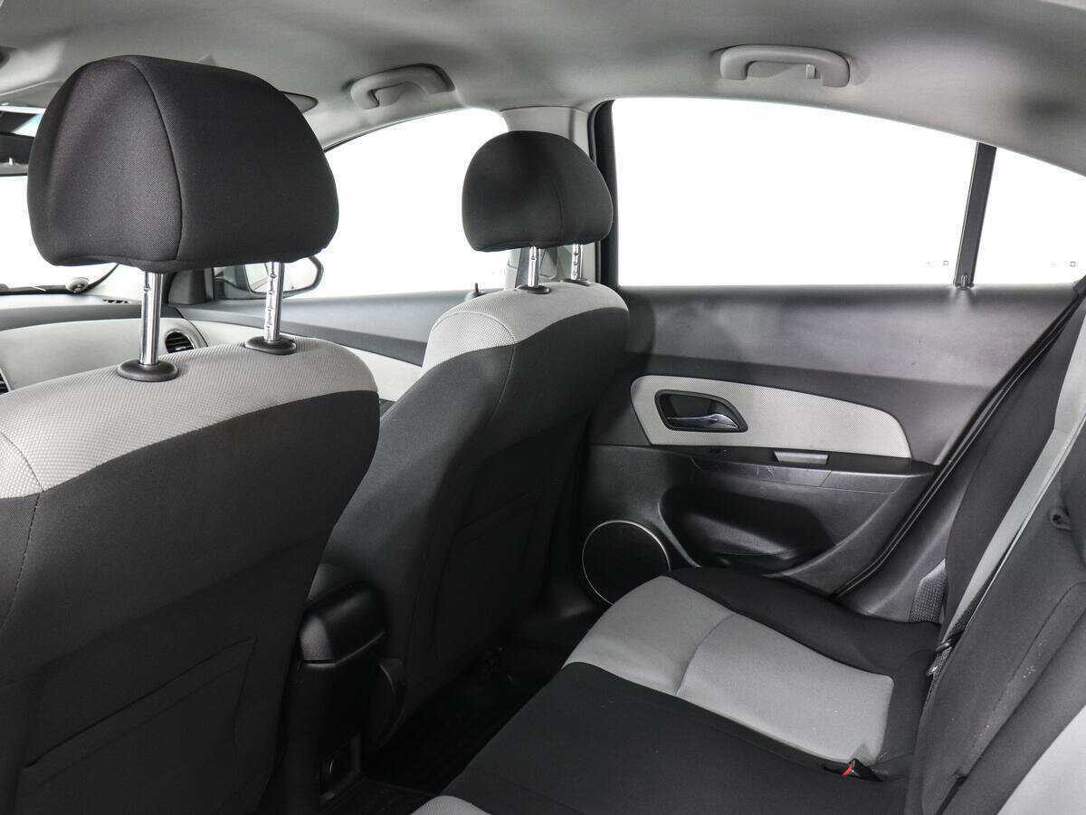 Купить Chevrolet Cruze с пробегом. Фото: #11