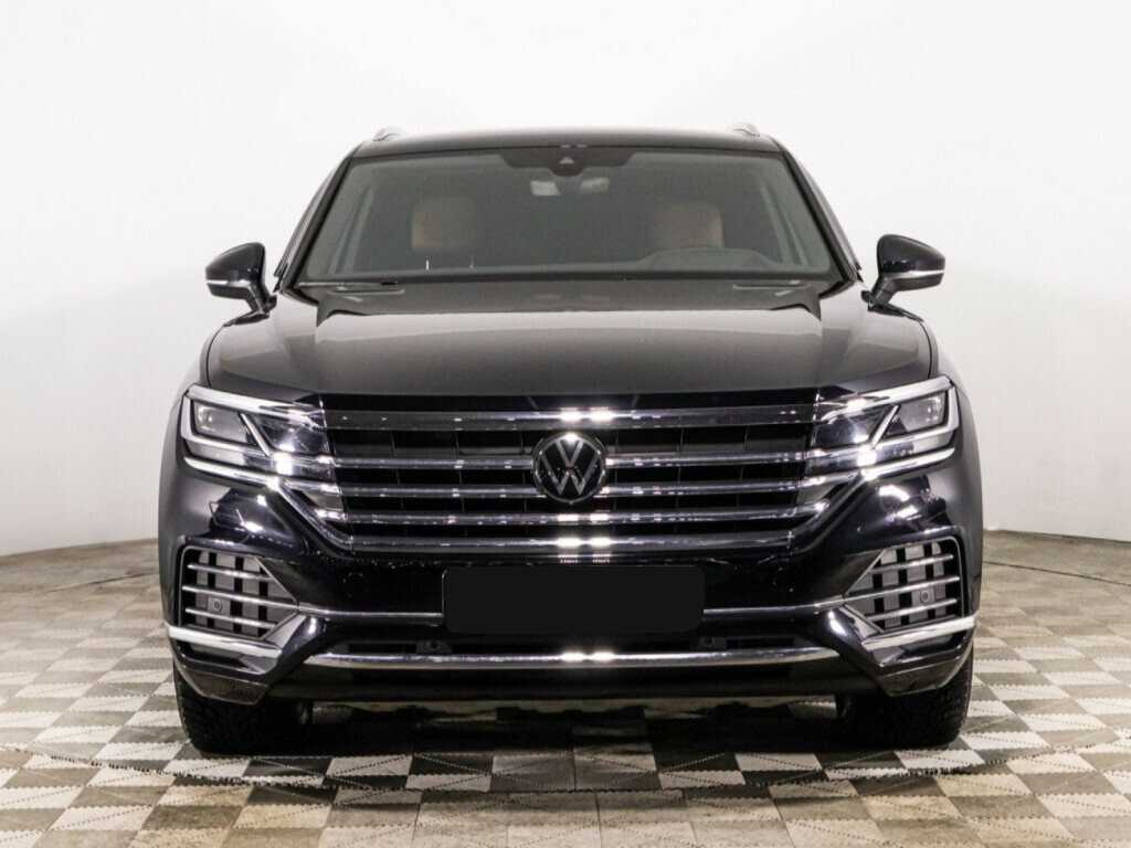 Купить Volkswagen Touareg с пробегом. Фото: #1