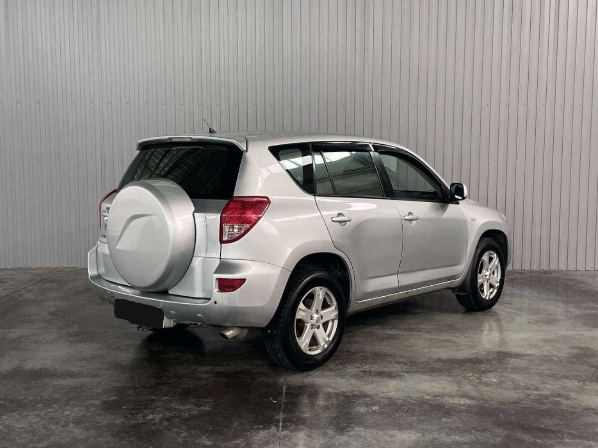 Купить Toyota RAV4 с пробегом. Фото: #4
