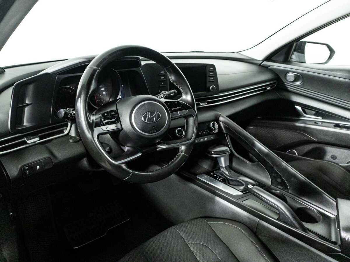 Купить Hyundai Elantra с пробегом. Фото: #10