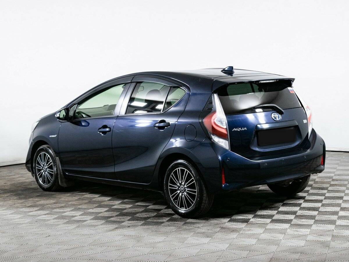 Купить Toyota Aqua с пробегом. Фото: #5