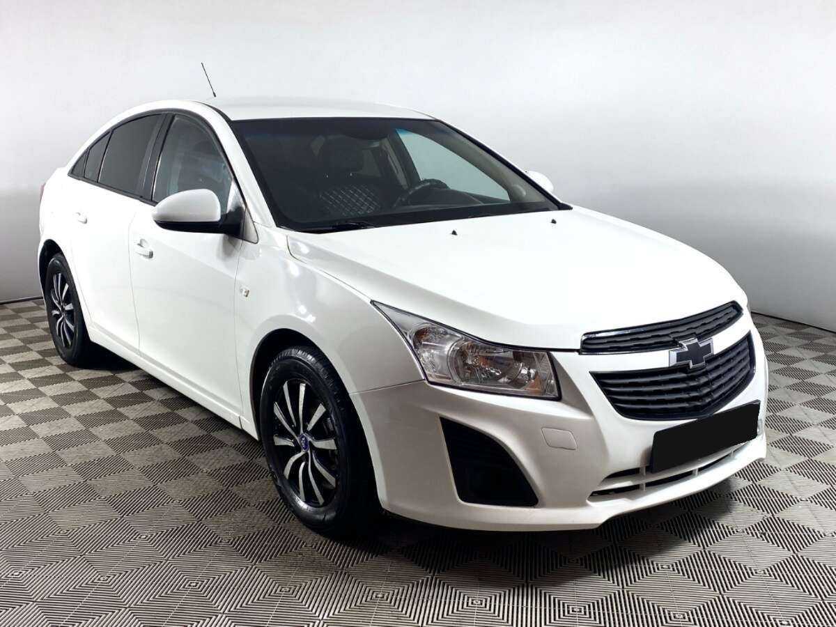 Купить Chevrolet Cruze с пробегом. Фото: #2