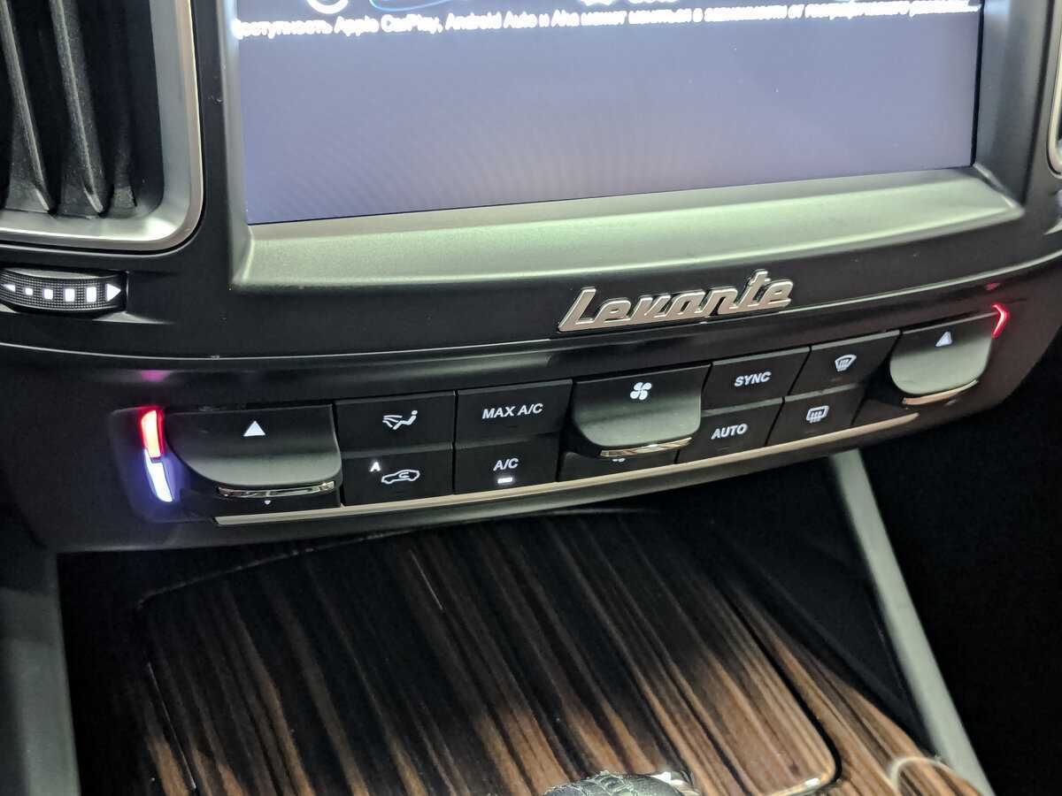 Купить Maserati Levante с пробегом. Фото: #28
