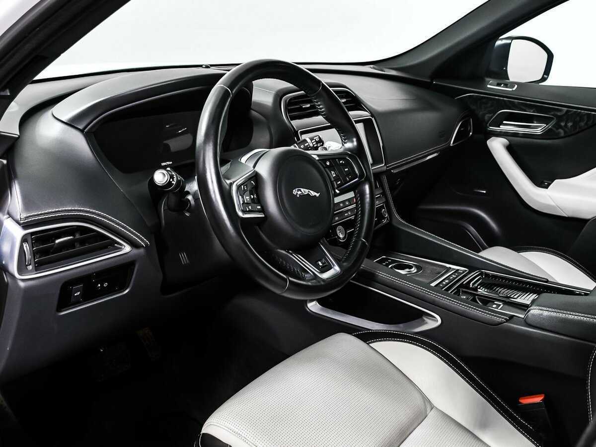 Купить Jaguar F-Pace с пробегом. Фото: #11