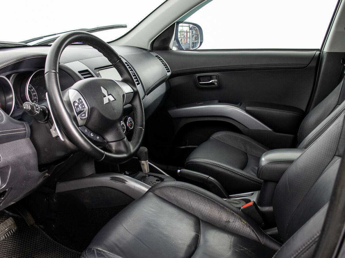 Купить Mitsubishi Outlander с пробегом. Фото: #10