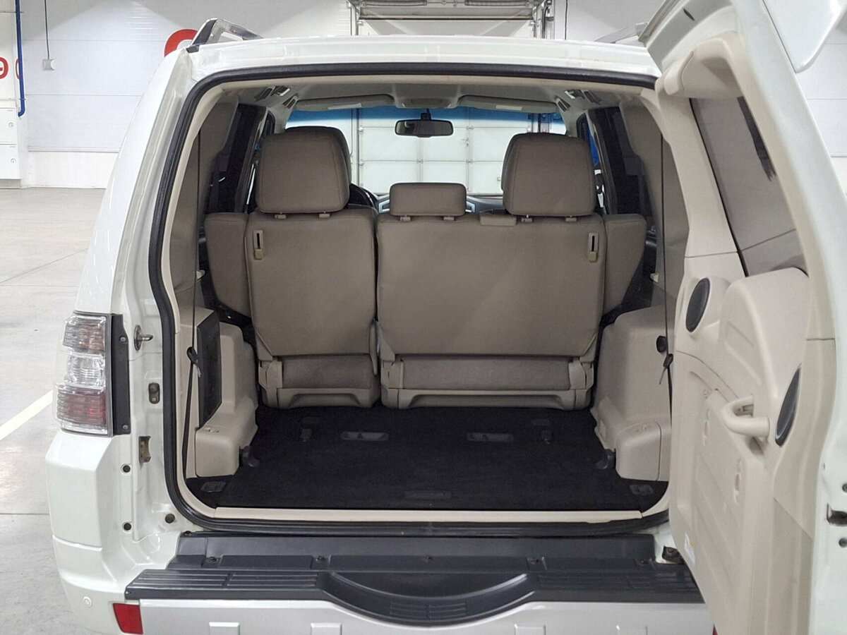Купить Mitsubishi Pajero с пробегом. Фото: #9