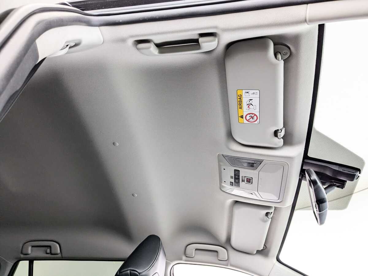 Купить Toyota RAV4 с пробегом. Фото: #18