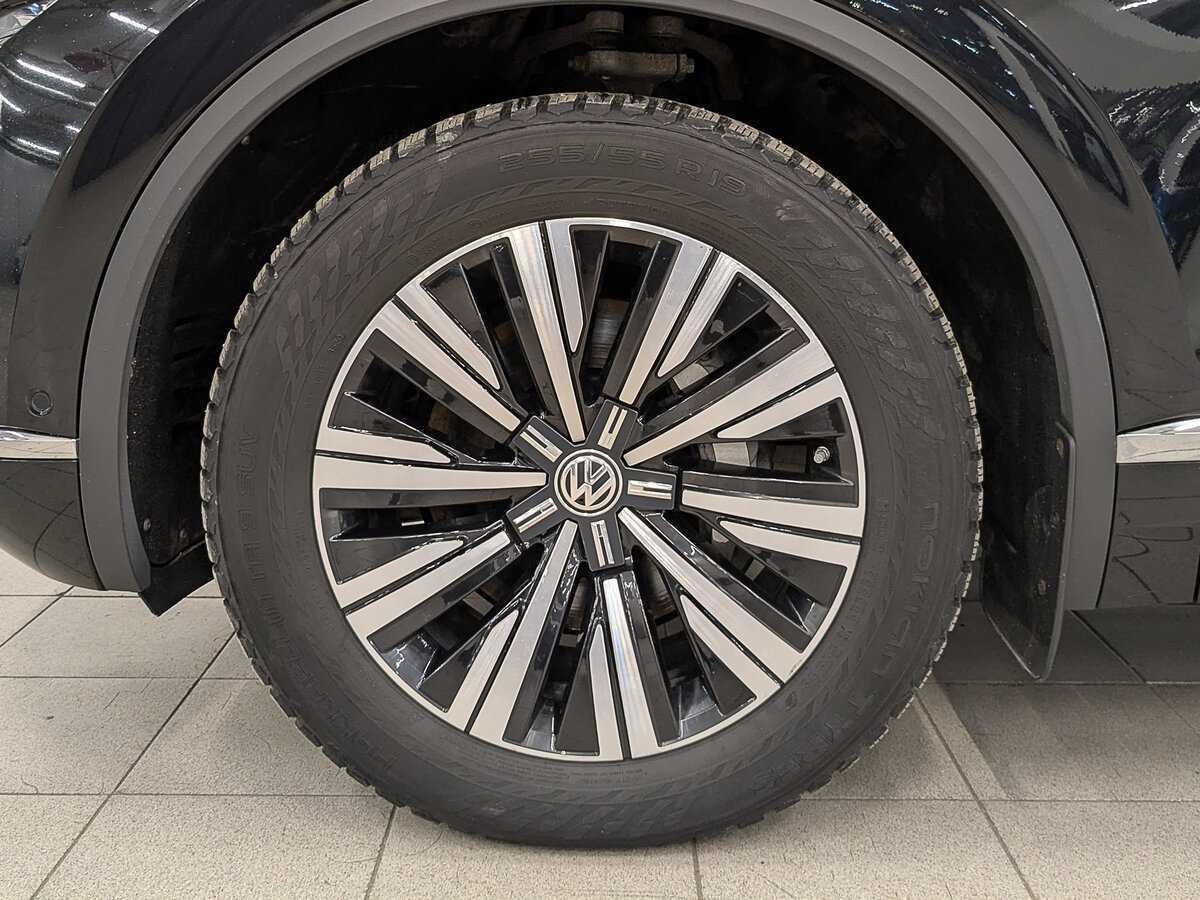 Купить Volkswagen Touareg с пробегом. Фото: #11