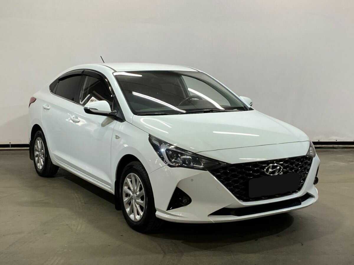 Купить Hyundai Solaris с пробегом. Фото: #2
