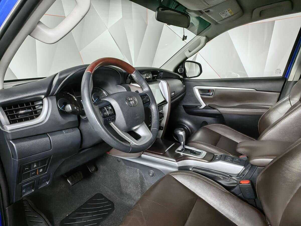 Купить Toyota Fortuner с пробегом. Фото: #13