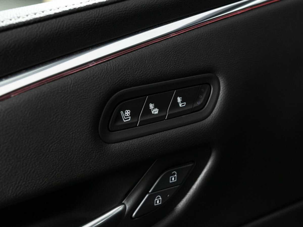 Купить Cadillac Escalade с пробегом. Фото: #18