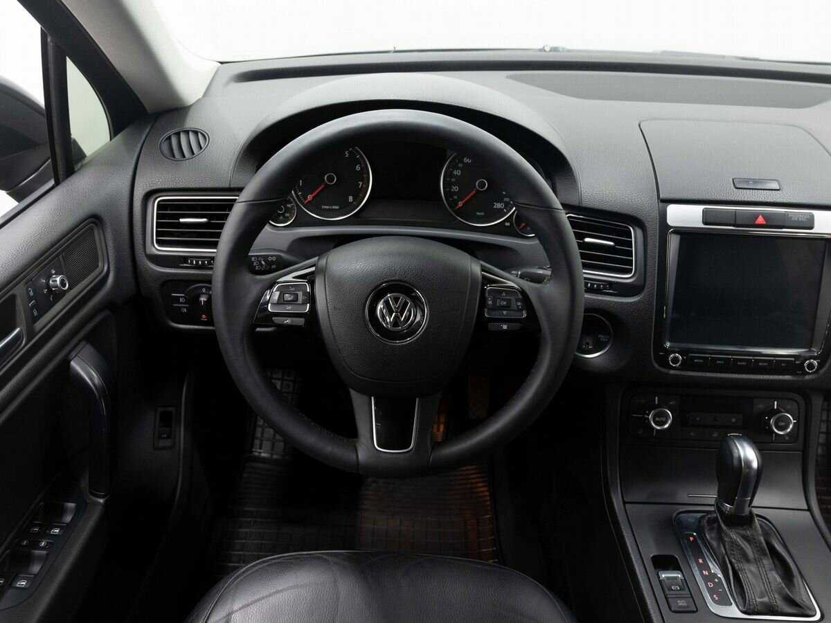 Купить Volkswagen Touareg с пробегом. Фото: #15