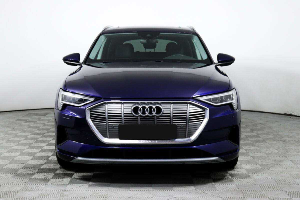 Купить Audi e-tron с пробегом. Фото: #1