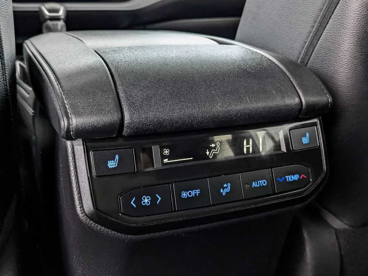 Купить Toyota Highlander с пробегом. Фото: #28
