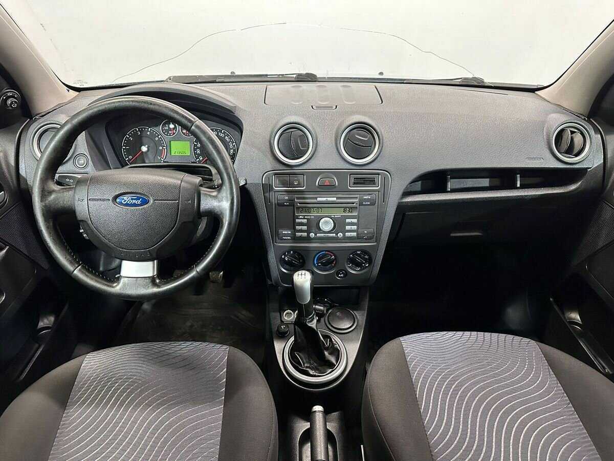 Купить Ford Fusion с пробегом. Фото: #8
