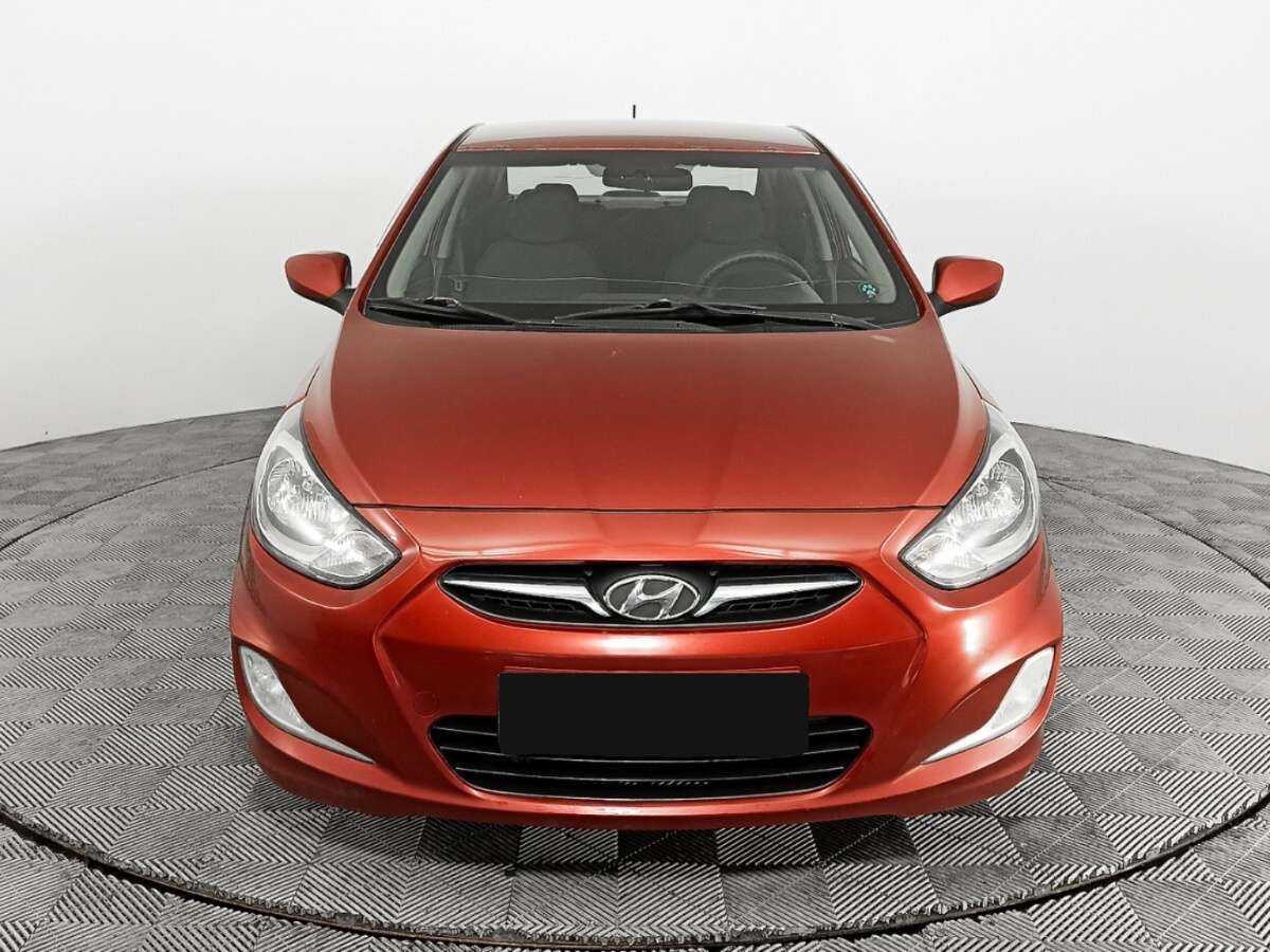 Купить Hyundai Solaris с пробегом. Фото: #1