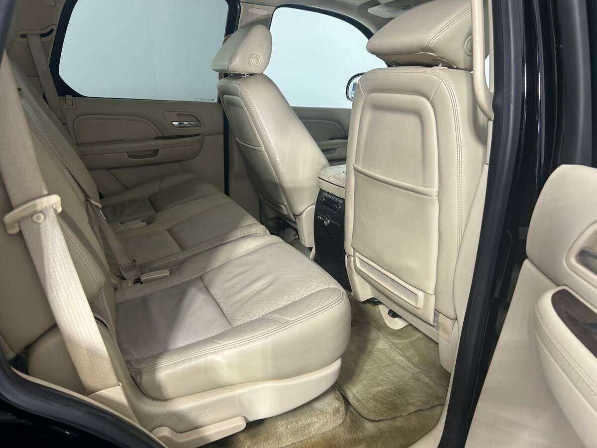 Купить Cadillac Escalade с пробегом. Фото: #16