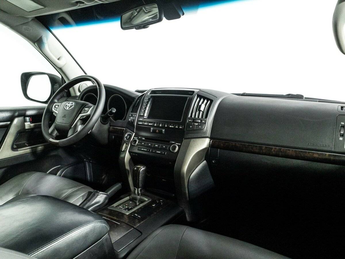 Купить Toyota Land Cruiser с пробегом. Фото: #8