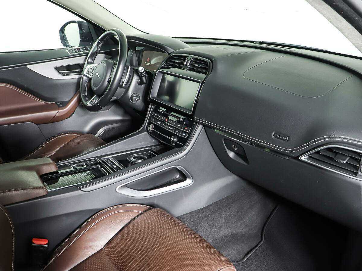 Купить Jaguar F-Pace с пробегом. Фото: #8
