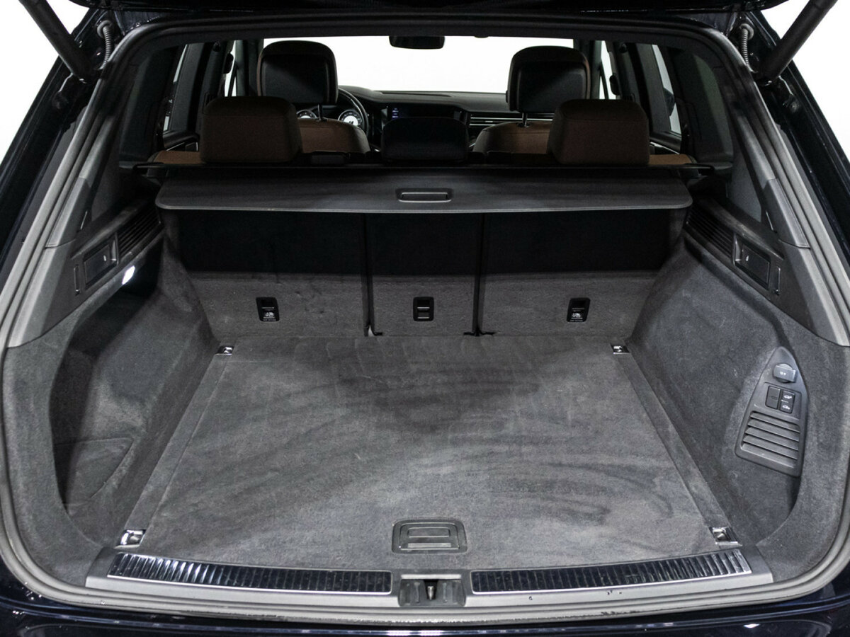 Купить Volkswagen Touareg с пробегом. Фото: #13