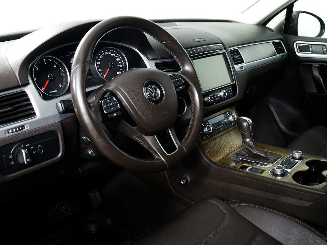 Купить Volkswagen Touareg с пробегом. Фото: #12